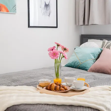 Appartement Juicy For 2-3 In The Buzzing Centre Of Metro Station *