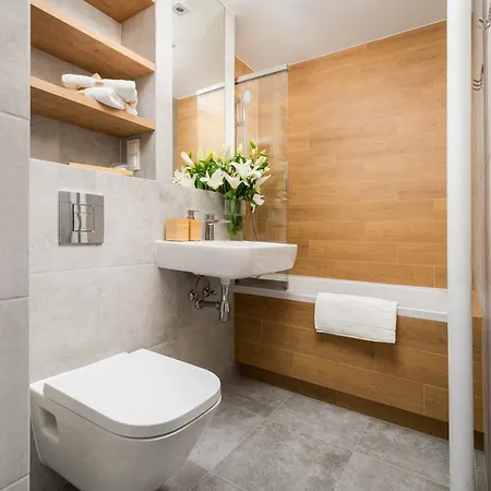 Appartement Juicy For 2-3 In The Buzzing Centre Of Metro Station